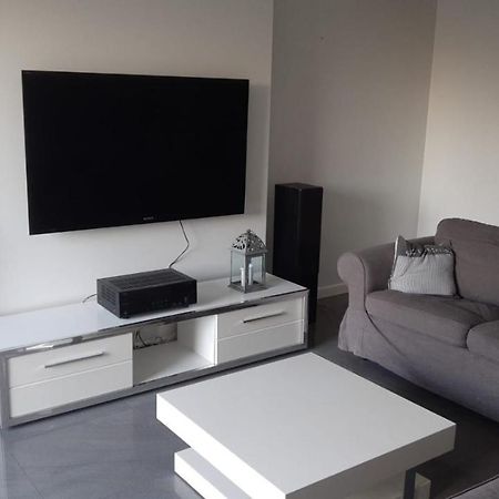 Dom Dabrowka Poznan Apartment Paledzie Luaran gambar