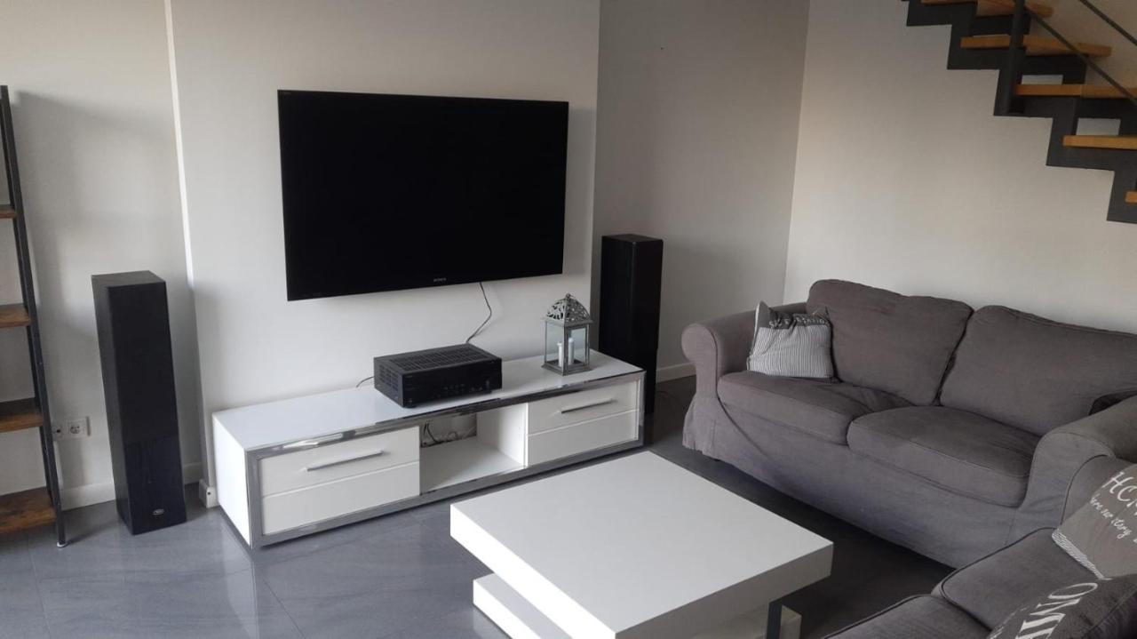 Dom Dabrowka Poznan Apartment Paledzie Luaran gambar